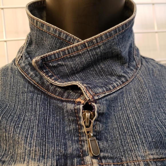 Bailey's Point Jean Jacket with Zipper Closure - Picture 5 of 8